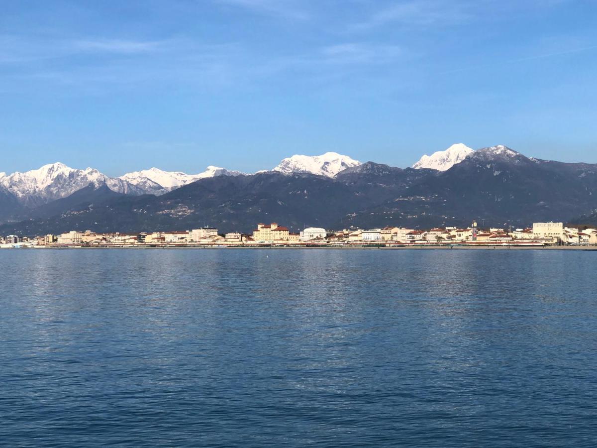 Riva Dei Fiori Lägenhet Viareggio Exteriör bild